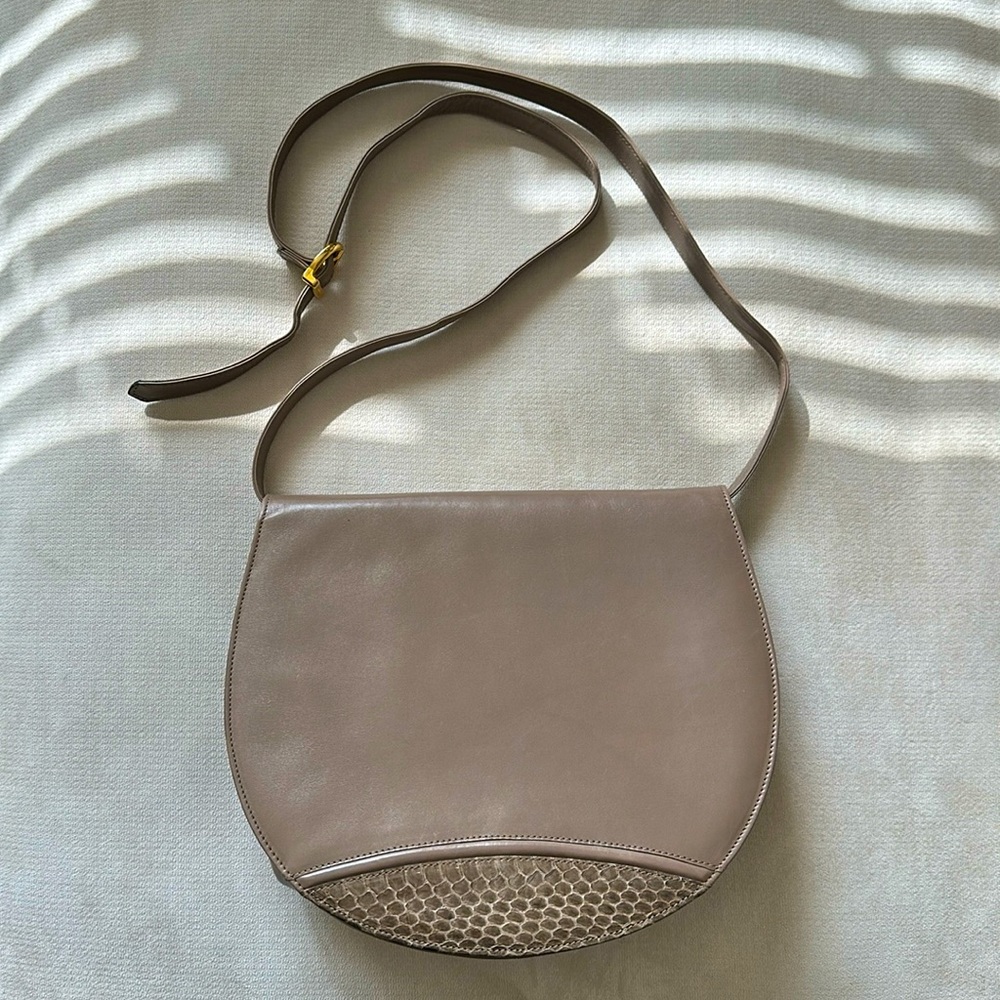 Authentic Vintage Ferragamo Shoulder/Crossbody Bag